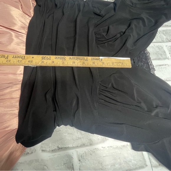 J.R.Nites by Carolin black-top dress with a pink A-line skirt. Size 16. Roses - Picture 13 of 16